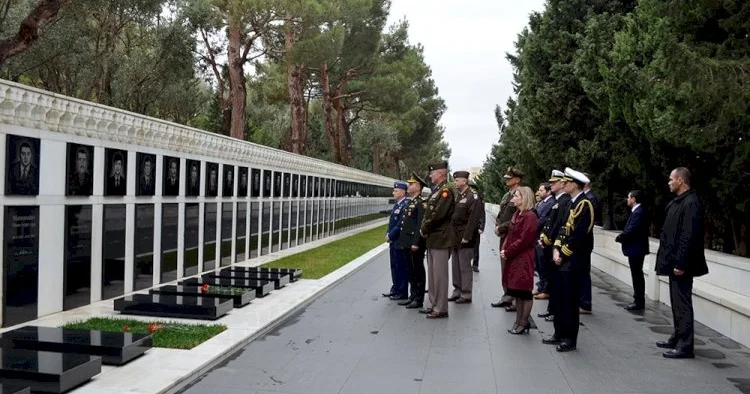 ABŞ generalı Bakıdadır KONKRET