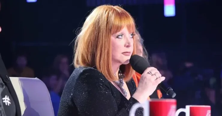 Puqaçova simvolik bir əşya qoyaraq Rusiyadan gedib