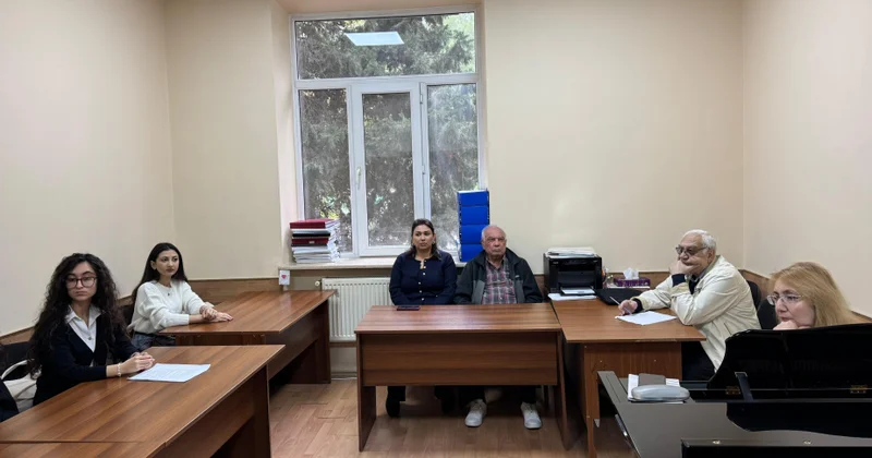 “Üzeyir Hacıbəyli və Azərbaycan xalq musiqisinin bədii ənənələri” mövzusunda dəyirmi masa keçirilib