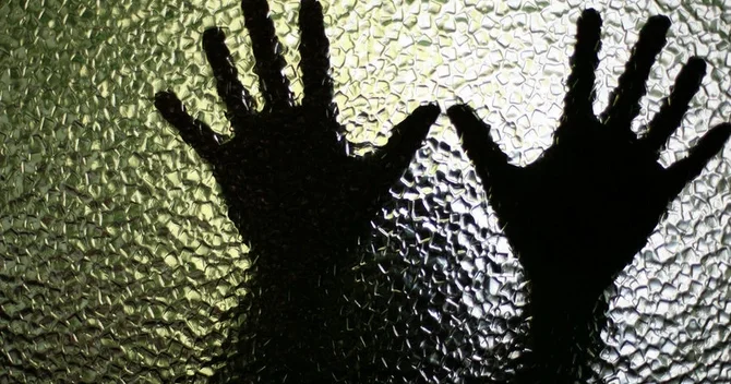 Rusiyada 18 yaşlı oğlan 82 yaşlı qadını piyan edərək zorlayıb