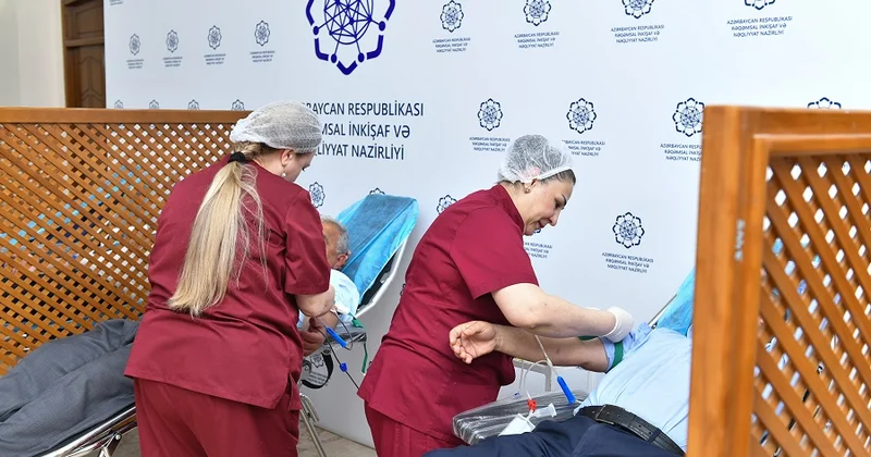 Nazirlikdə Zəfər Günü münasibətilə qanvermə aksiyası FOTOLAR