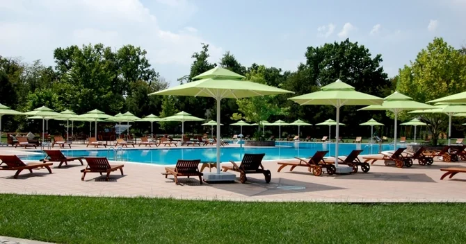 Otelindən danışan Əməkdar artist: 20 ildir həyat yoldaşım idarə edir