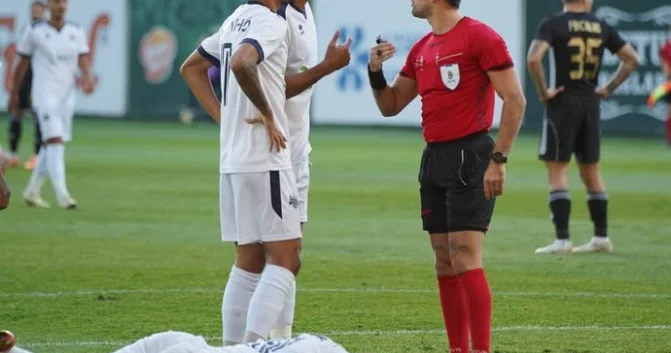 Де Блекере о решениях арбитров в матчах 10 го тура МПЛ