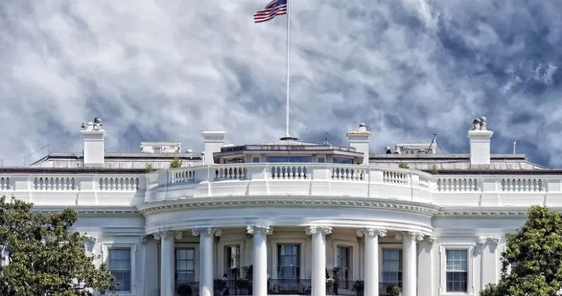 Ağ Ev Venesuelaya zərbə endirmək üçün hüquqi əsas görmür