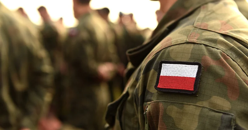 Polşada təqaüdçüləri də hərbi təlimə çağıracaqlar