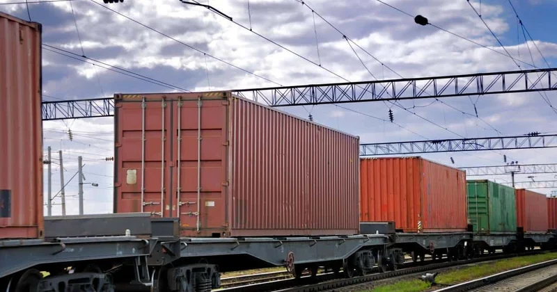 ADY увеличила объем контейнерных перевозок на 18%