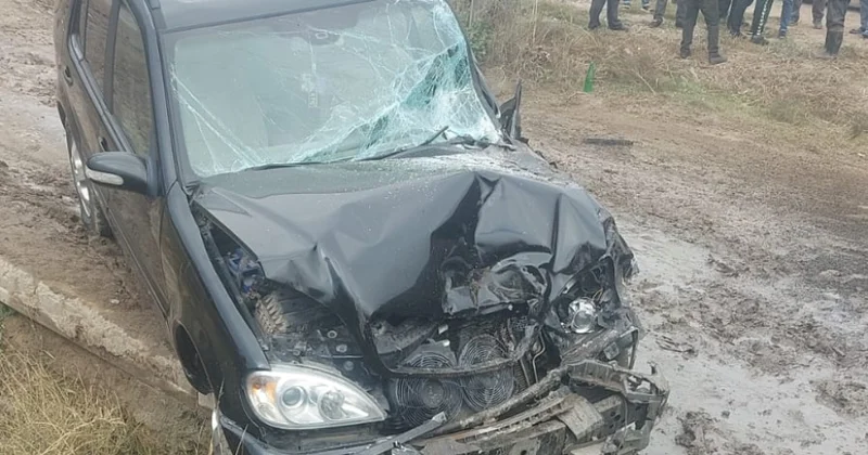 Salyanda “KamAZ” və “Mercedes” toqquşub, xəsarət alan var