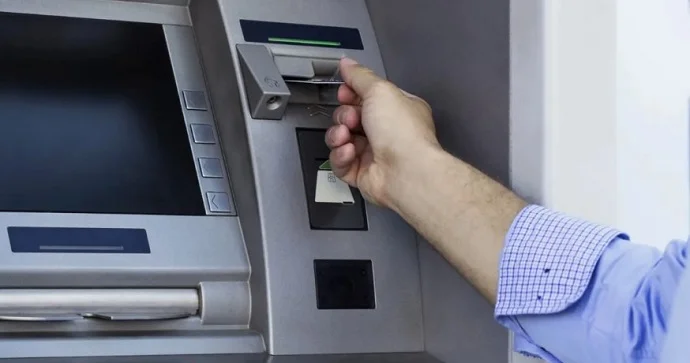 Son 1 ayda Bakıda bankomatların sayı 20 ədəd artıb