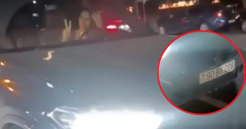 Ağ şəhərdə BMW nin xanım sürücüsü motosikletçini vurdu VİDEO
