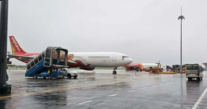 Во Вьетнаме отменили десятки рейсов из за приближения тайфуна