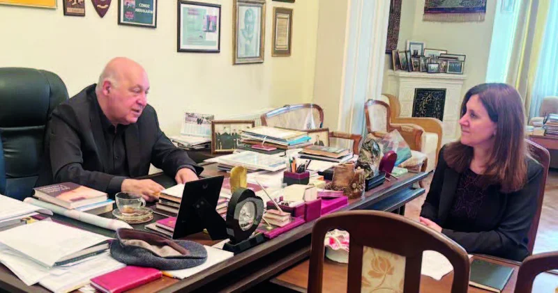 Yazıçı xalqın danışan dili, sənətdə vəkilidir