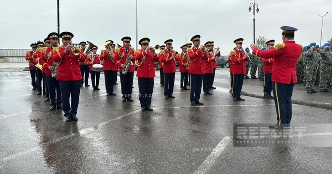Sumqayıtda Zəfər Günü münasibətilə hərbçilərin yürüşü başlayıb