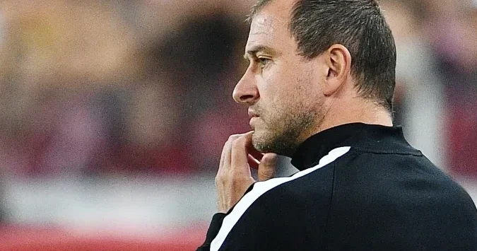 Şerif baş məşqçi ilə yolları ayırdı