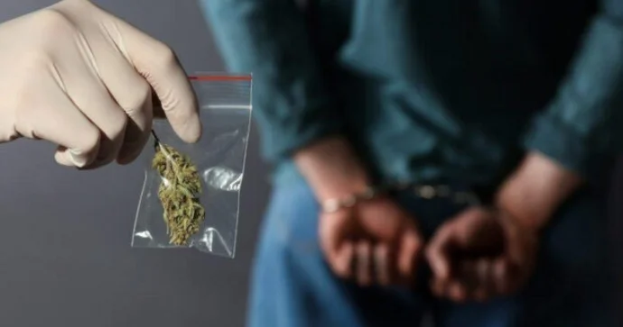 Polis 1,4 kq narkotik aşkarladı