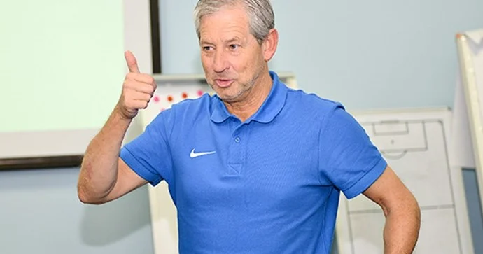 Frank De Blekere Misli Premyer Liqasının X turundakı mübahisəli epizodları şərh edib