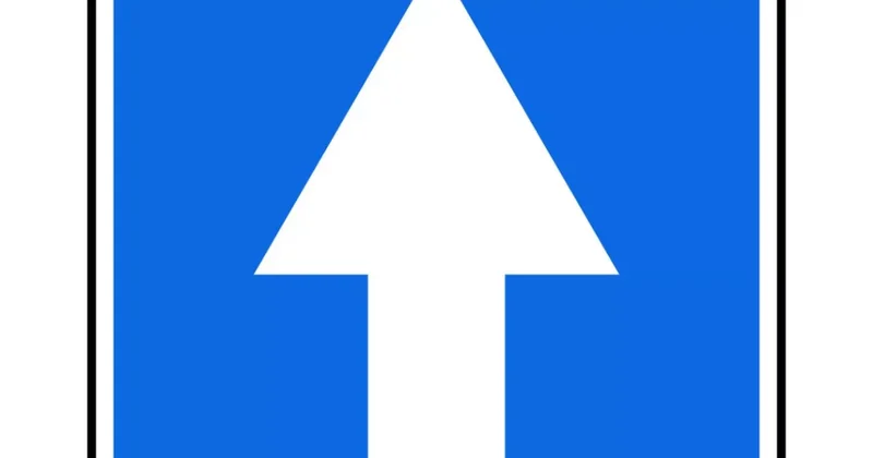 Участок оживлённой бакинской улицы стал односторонним ФОТО