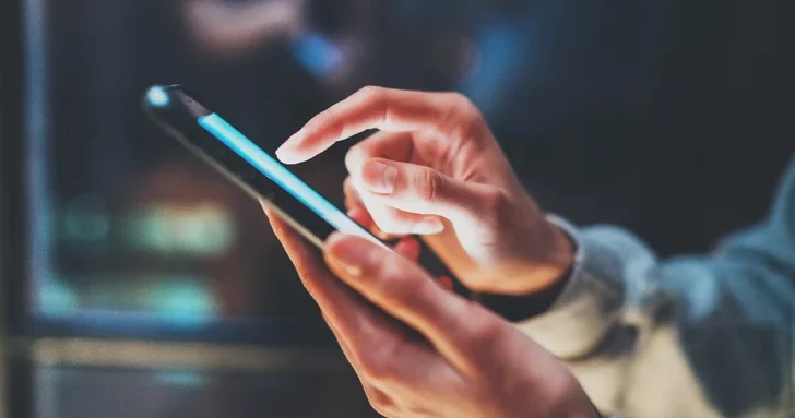 В Азербайджане предложено ввести госпошлину и акциз на ввоз более одного мобильного телефона в год