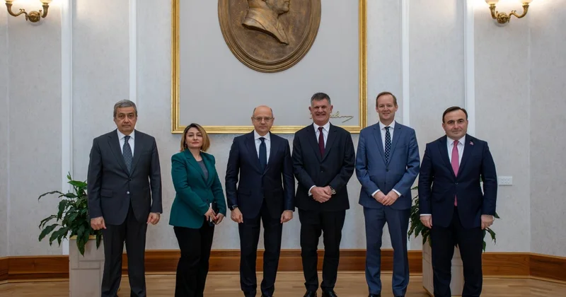 Азербайджан и bp обсудили развитие углеводородных и зеленых энергетических проектов