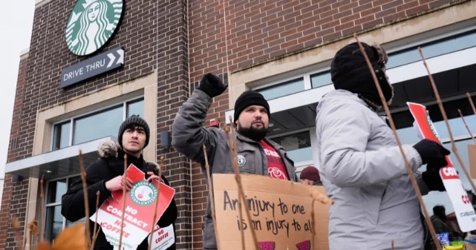 Работники Starbucks объявили бессрочную забастовку с 13 ноября