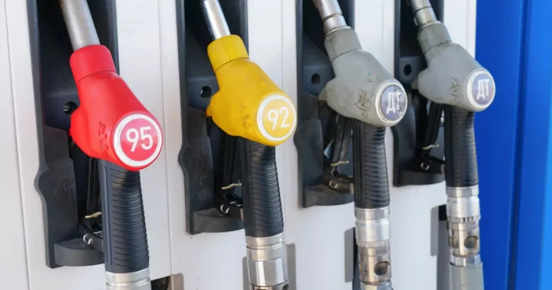 Казахстан изучает возможность производства новой марки бензина