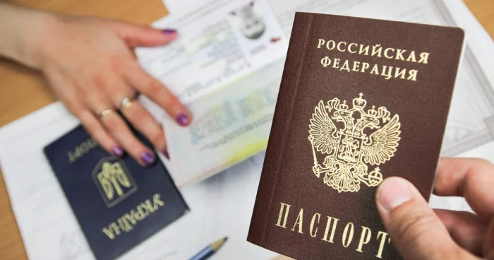 Aİ Rusiya vətəndaşlarına viza verməyəcək