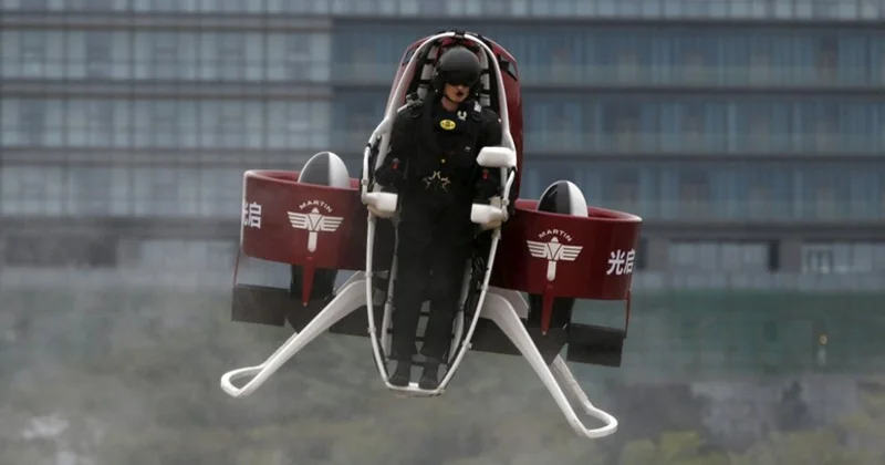 Çində reaktiv çanta nümayiş etdirilib