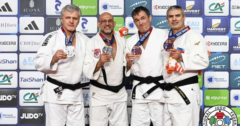 Mirəliyev Parisdə birinci oldu