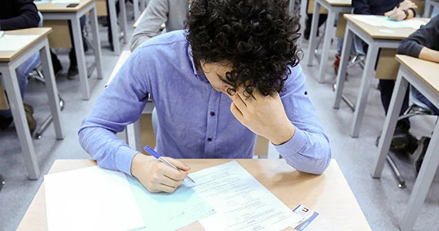 Qəbul imtahanlarına xüsusi cihazla girən şəbəkə aşkar edildi DTX da cinayət işi qaldırıldı