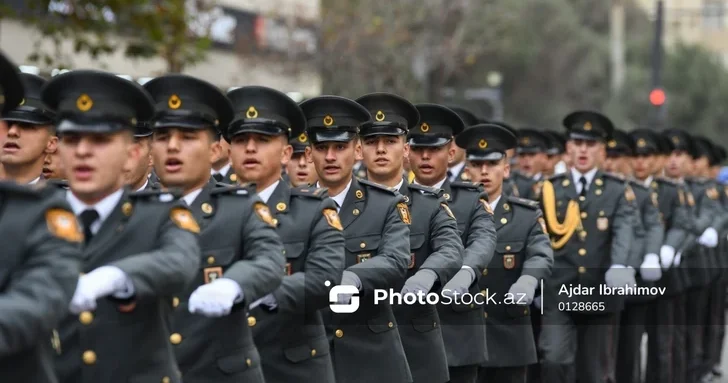 Они видят мощь нашей страны : туристы в Баку впечатлены военным парадом
