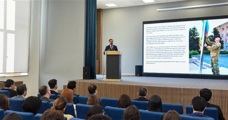 Фонд Возрождения Карабаха и Карабахский университет организовали мероприятие на тему День Победы: пятилетняя летопись гордости ФОТО