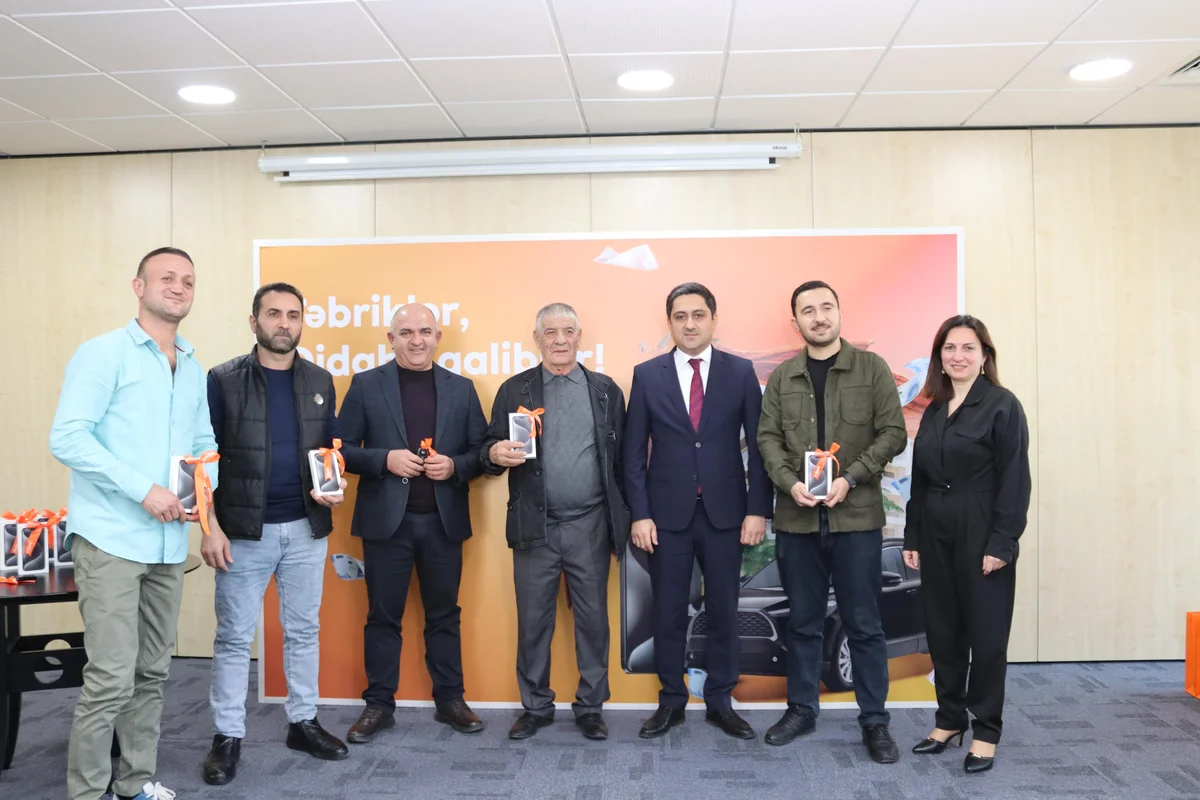 Unibank lotereya qaliblərinə hədiyyələri təqdim edib Azərbaycanda özəl xəbərlər, araşdırmalar, təhlillər və müsahibələrin tək ünvanı