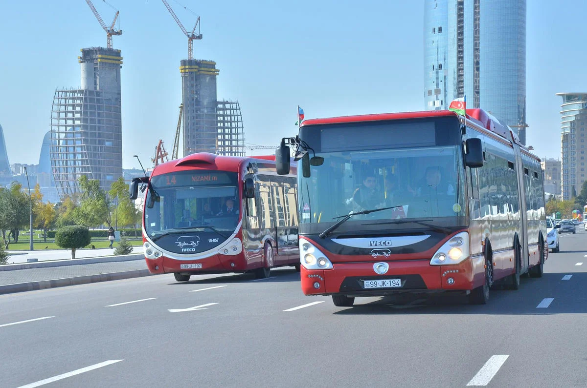 Bakıda daha bir ərazidə avtobus zolağı ilə bağlı yol nişanı quraşdırılıb