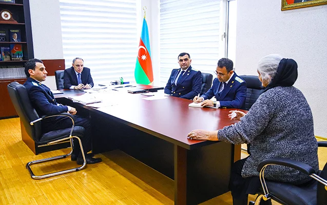 Baş prokuror müraciətlərə obyektiv baxılmasını tapşırdı Fotolar