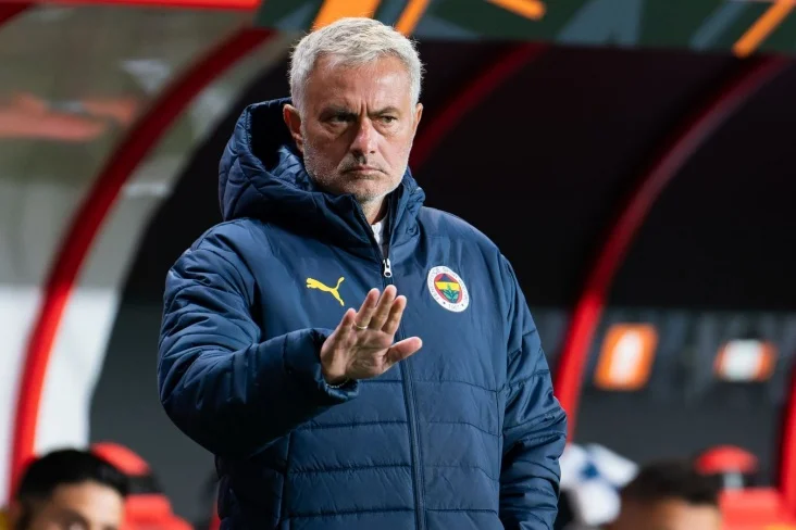 Mourinyu PSJnin Avropada uğur qazana bilməməsinin səbəbini nədə görür?