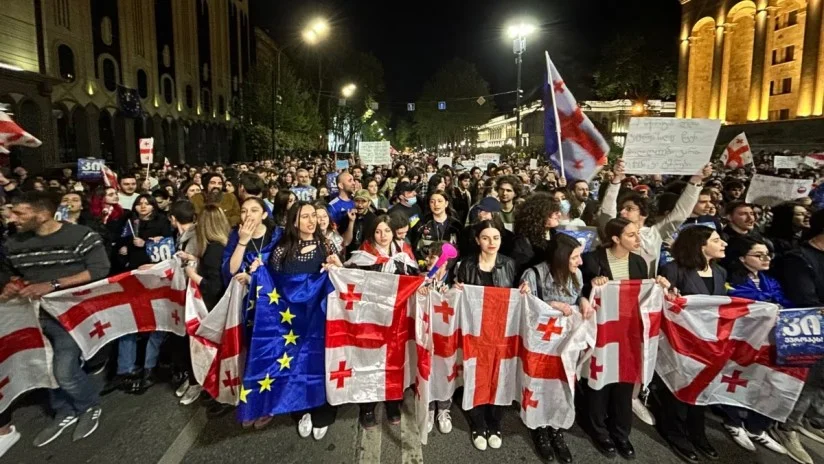 Gürcüstanda uşaqların aksiyalara cəlb olunması cəhdi Qərbin çirkin marağına güzgü tutur Azərbaycanda özəl xəbərlər, araşdırmalar, təhlillər və müsahibələrin tək ünvanı