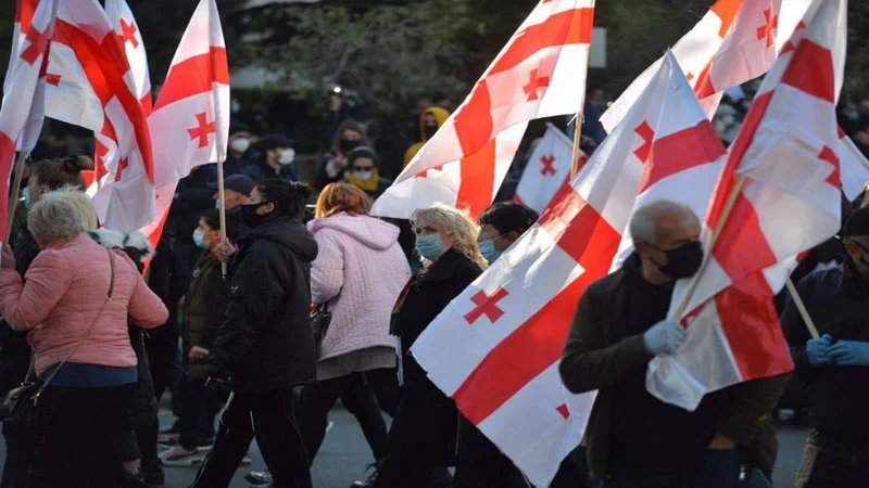 Gürcüstanda vəziyyət konstitusiya böhranı səviyyəsinə qalxa bilər Ekspert