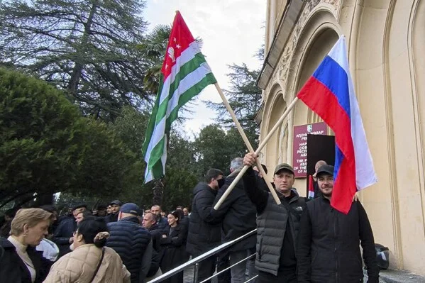 Rusiya separatçılara yardımı dayandırdı “Pul tapa bilmirik”