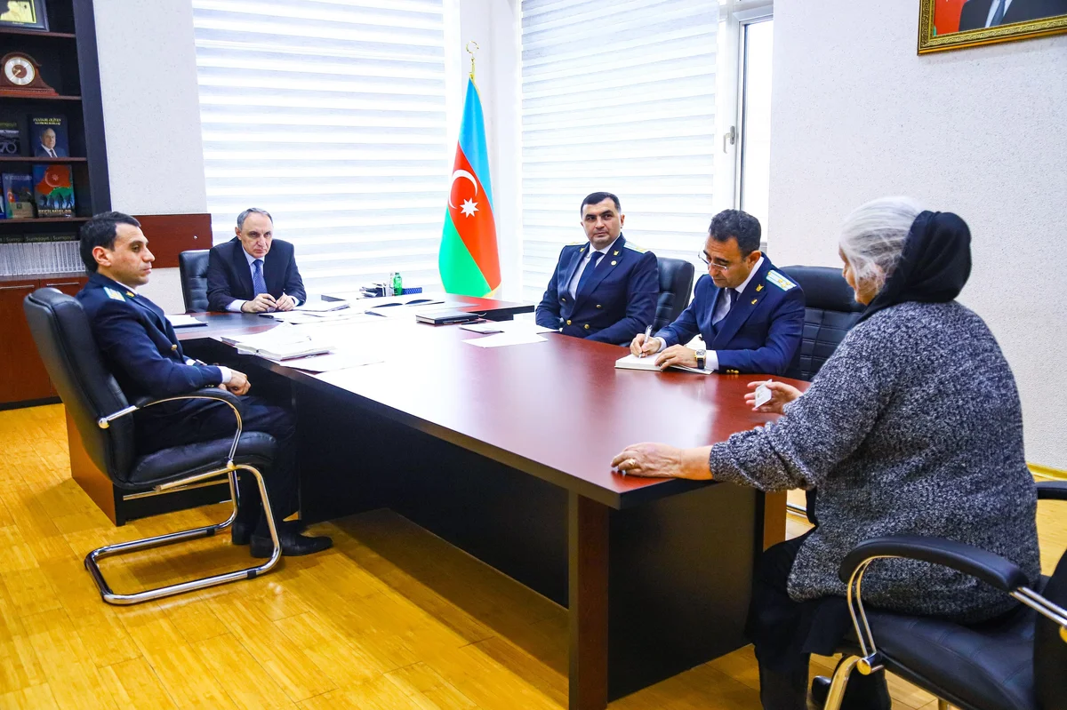 Baş prokuror Sumqayıtda vətəndaşları qəbul edib