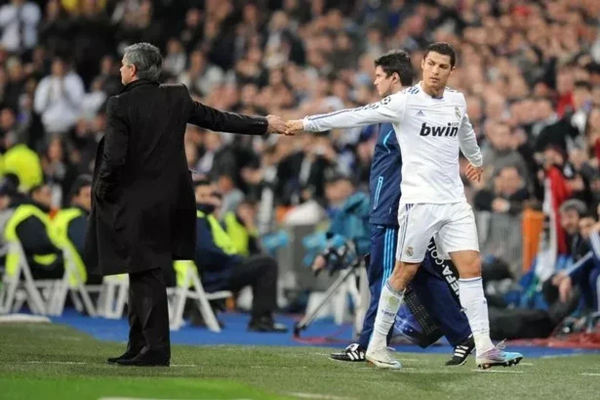 Mourinyo açıqladı: Ronaldo Fənərbaxçaya gəlir?