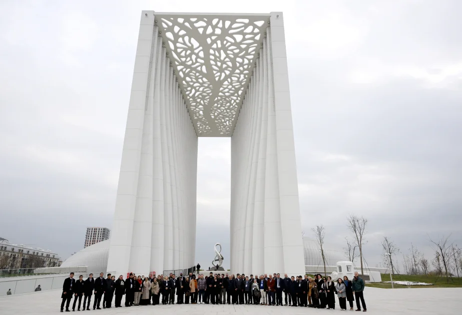 Azərbaycanlıların qayıdış hüququna dair konfransın iştirakçıları Bakının görməli yerlərini ziyarət ediblər AZƏRTAC