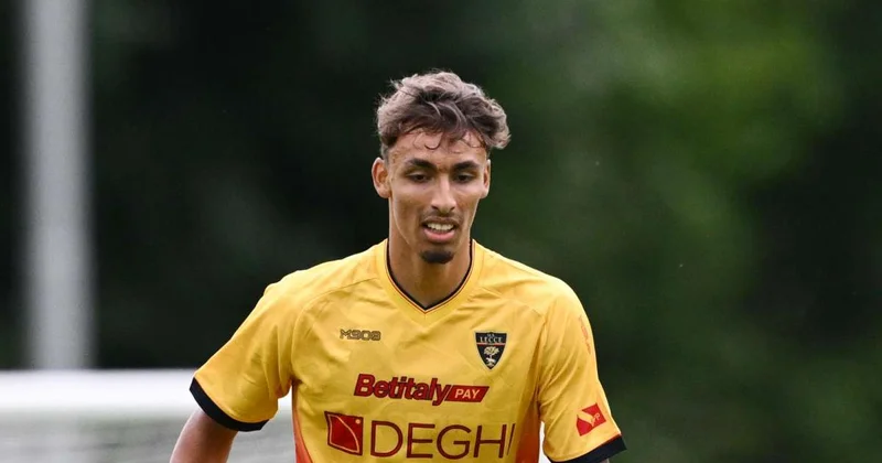 Portuqaliyalı müdafiəçi Yuventus u seçəcək, Napoli ni?