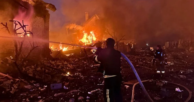 Çoxmərtəbəli yaşayış binasında PARTLAYIŞ VİDEO