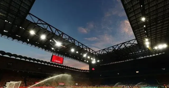 İtaliya A Seriyası: Neapolda məşqçi intriqası, “İnter” möhkəm “Komo”ya qarşı in İCMALI