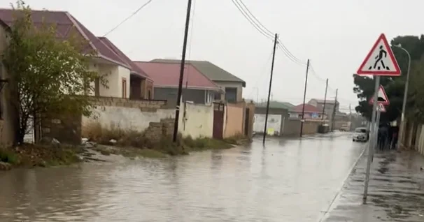 Hövsan SU altında QALDI VİDEO