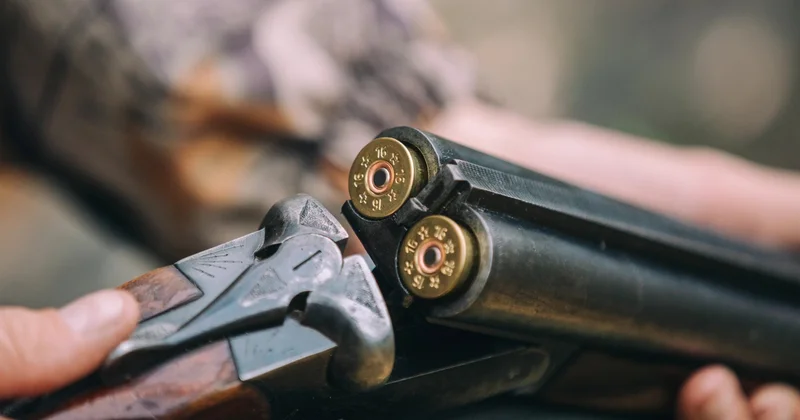 Silahla ehtiyatsız davrandı, özünə xəsarət yetirdi