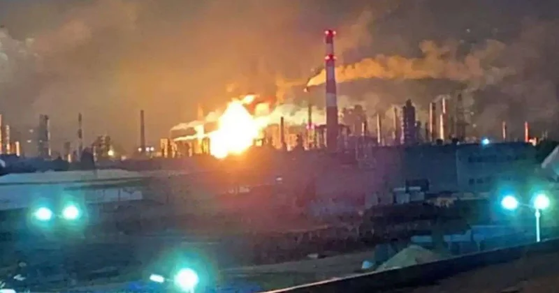 Rusiyaya kütləvi PUA hücumu: Neft zavodu vuruldu VİDEO