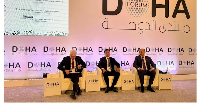 Hikmət Hacıyev və Armen Qriqoryan Doha forumu çərçivəsində bir araya gəldilər