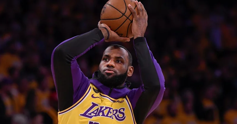 Lebron Ceyms 10 dan çox xal toplamaq seriyasına son qoydu: 18 il davam etdi