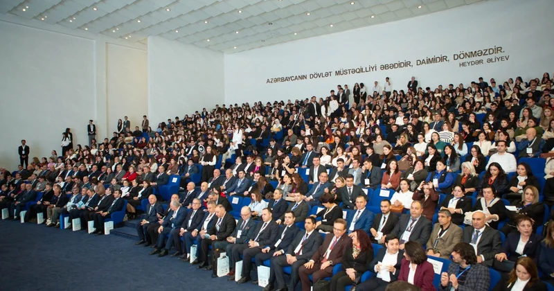 19 ölkənin alim və tədqiqatçıları MDU da keçirilən beynəlxalq konfransda FOTOAR