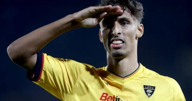 İtaliya nəhəngləri gənc müdafiəçi üçün səfərbər oldu